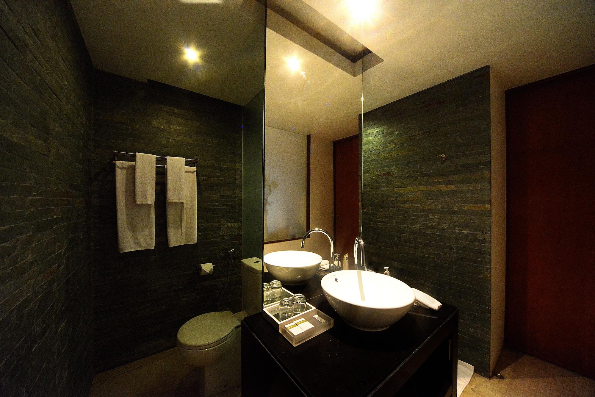 The Quay Boutique Hotel Phnom Penh Extérieur photo