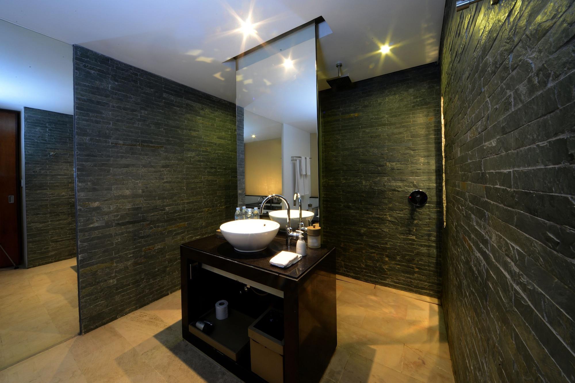 The Quay Boutique Hotel Phnom Penh Extérieur photo