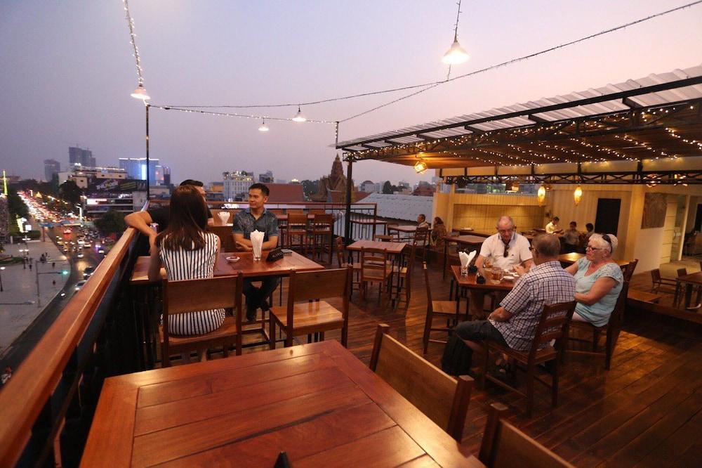 The Quay Boutique Hotel Phnom Penh Extérieur photo