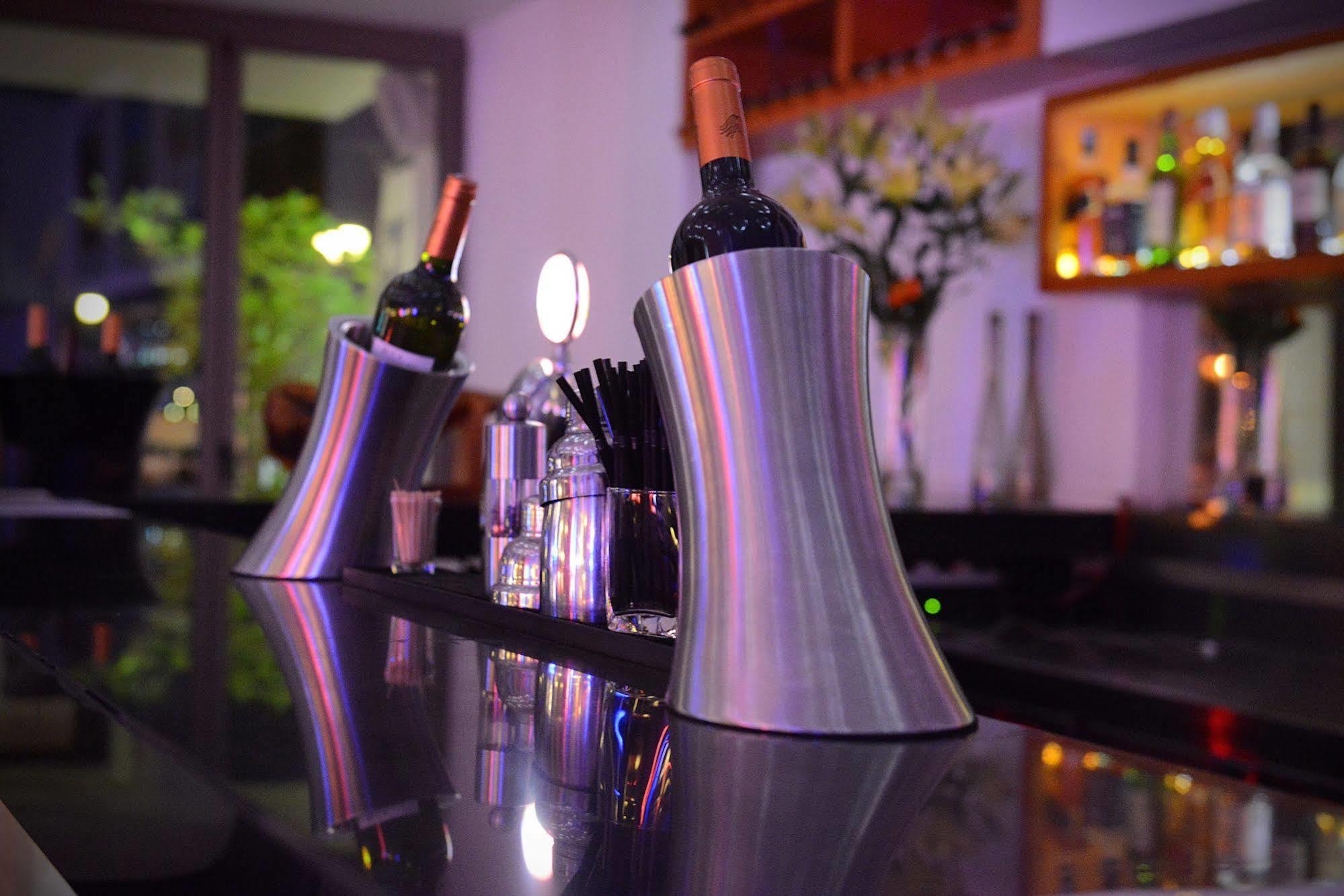 The Quay Boutique Hotel Phnom Penh Extérieur photo