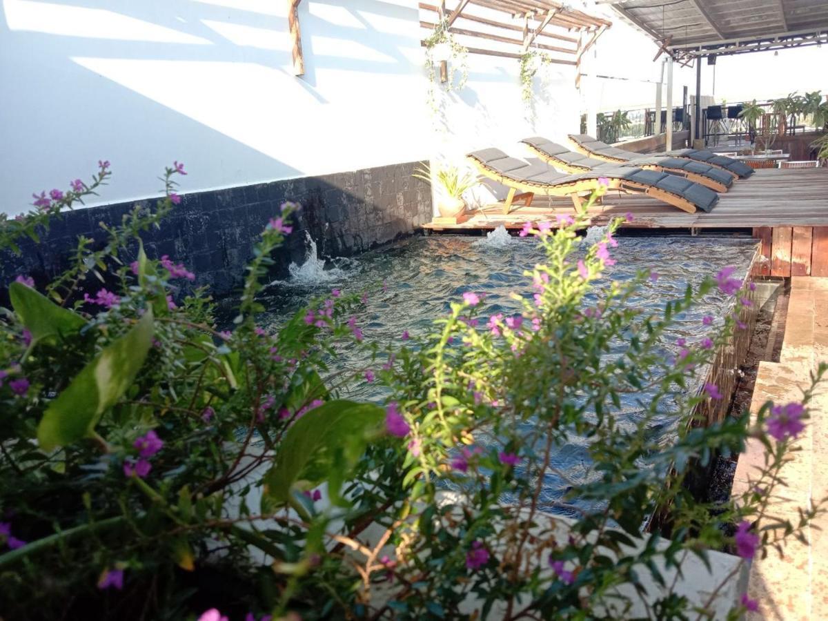 The Quay Boutique Hotel Phnom Penh Extérieur photo