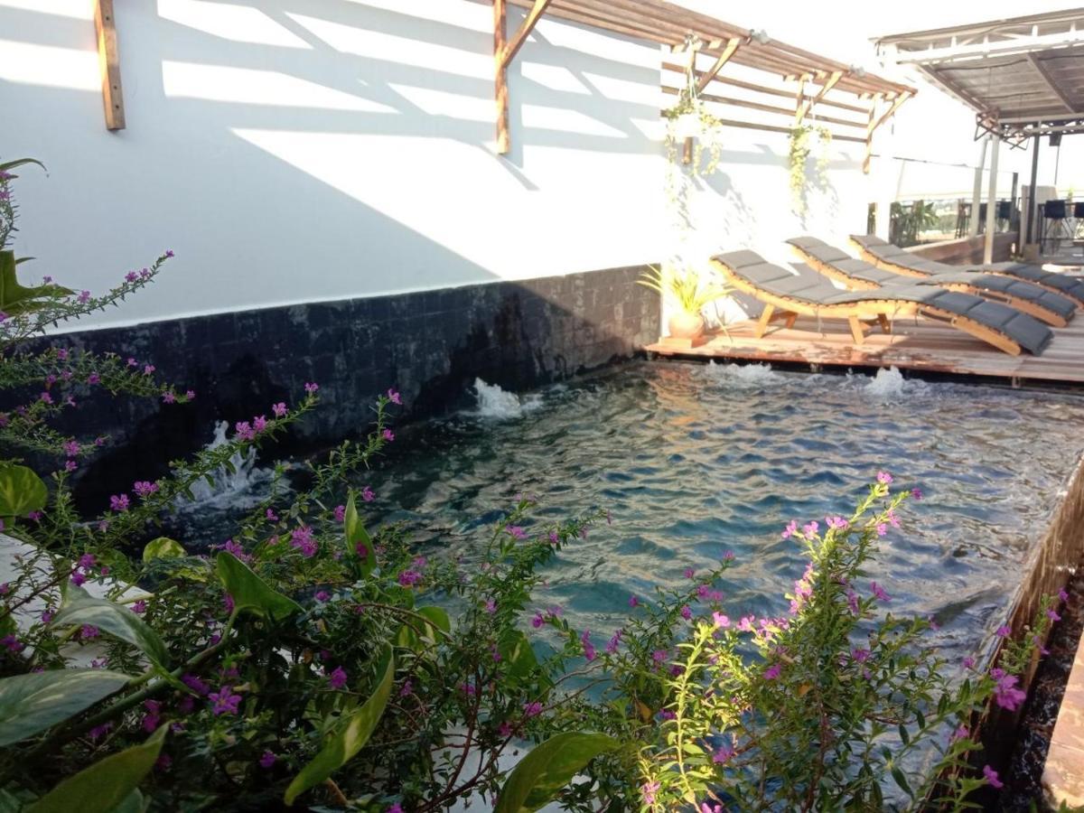 The Quay Boutique Hotel Phnom Penh Extérieur photo
